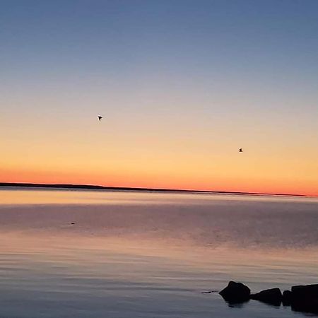 Bayview Lakefront Inn Saint Ignace Bagian luar foto