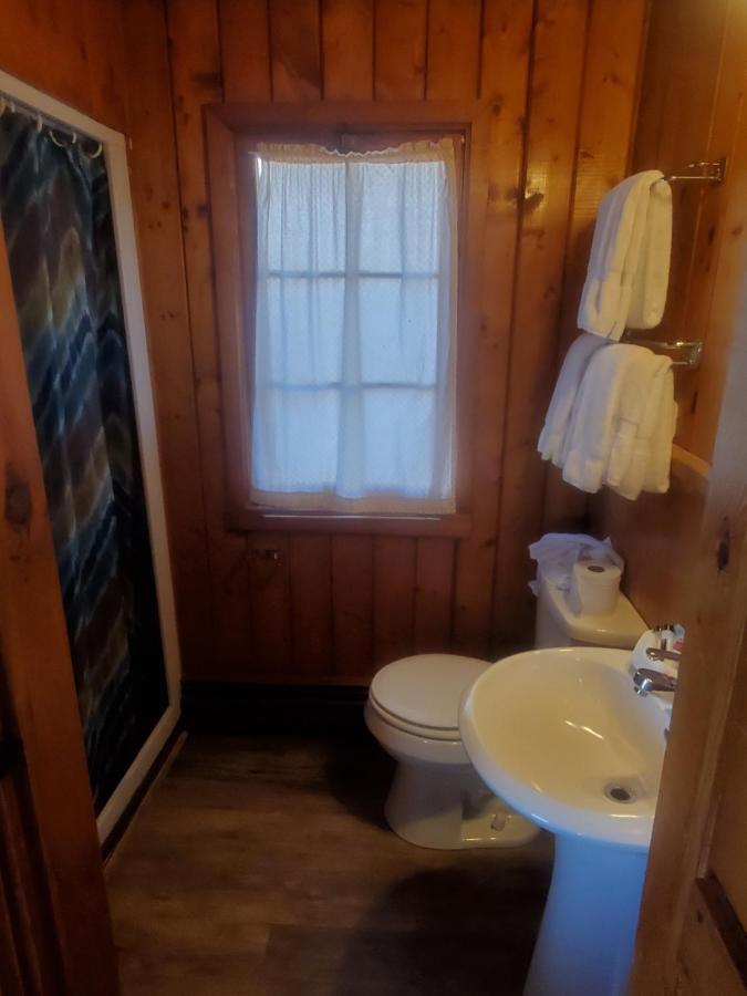 Bayview Lakefront Inn Saint Ignace Bagian luar foto